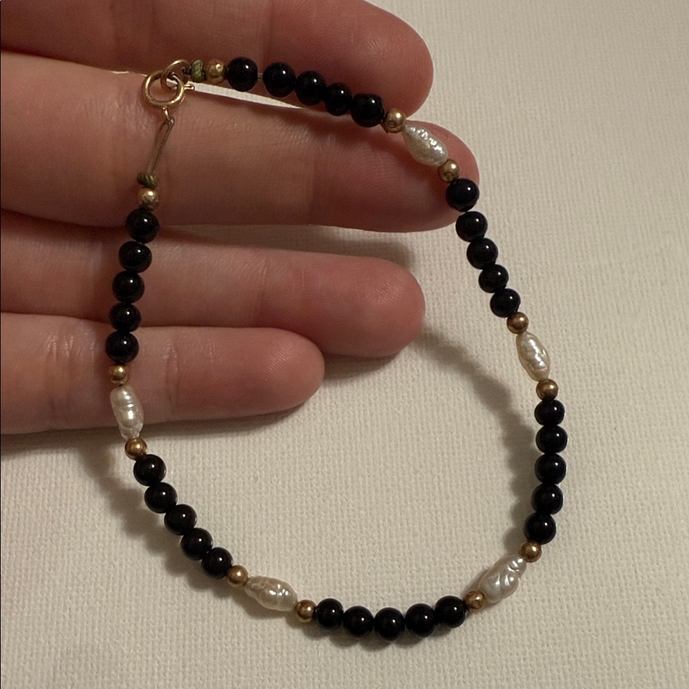 Elegant Black Onyx W/ sweet water Pearls & 14K Gold Beaded Bracelet 8 inches